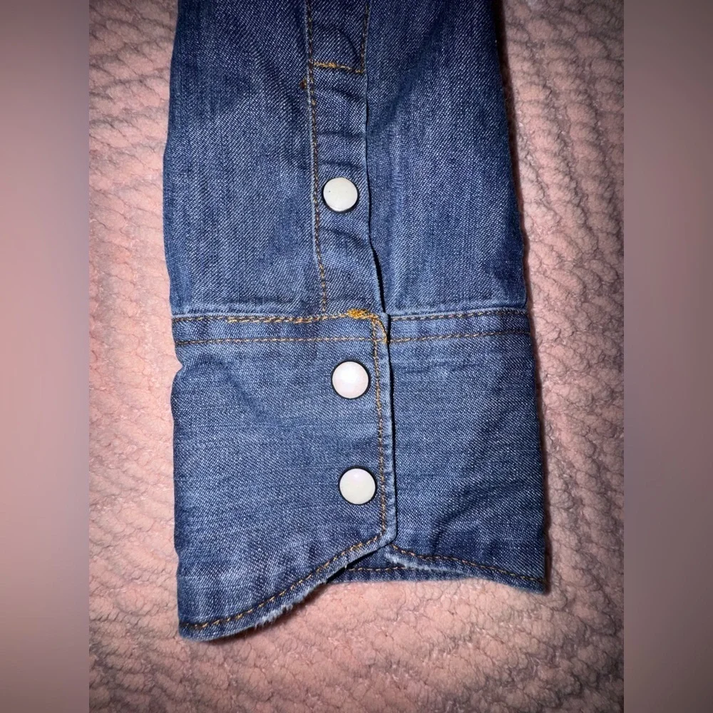 Stetson Women’s Blue Denim Button-Down Blouse | Size L | NWT